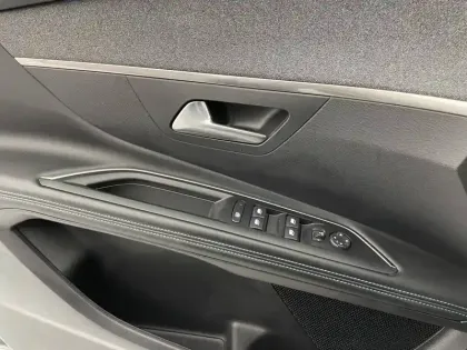 Photo 28 Peugeot 3008  Puretech 130ch S&S EAT8