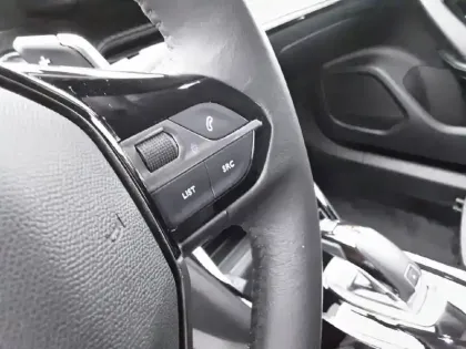 Photo 39 Peugeot 2008  BlueHDi 130 S&S EAT8