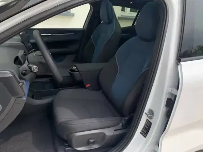 Photo 6 Volvo Ex30  Single Extended Range 272 ch 1EDT