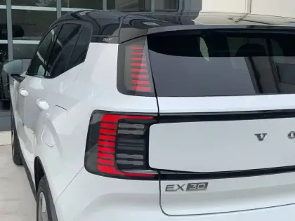 Photo 16 Volvo Ex30  Single Extended Range 272 ch 1EDT