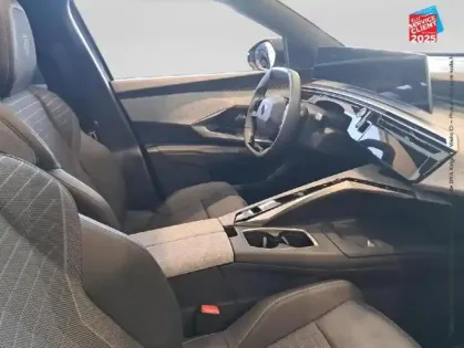 Photo 4 Peugeot 3008  1.2 Hybrid 136ch GT e-DCS6