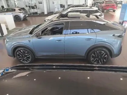 Photo 8 Peugeot 3008  1.2 Hybrid 136ch GT e-DCS6