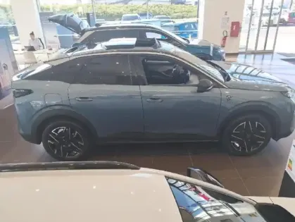 Photo 3 Peugeot 3008  1.2 Hybrid 136ch GT e-DCS6