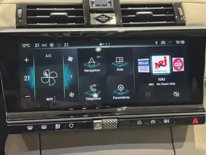 Photo 12 DS Ds 7  1.6 Plug-in Hybrid 4x4 300ch Etoile