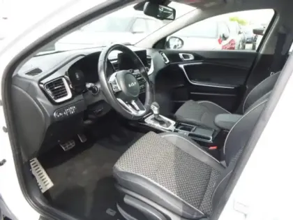 Photo 11 Kia Xceed Gén. I Ph1 Black & White 5