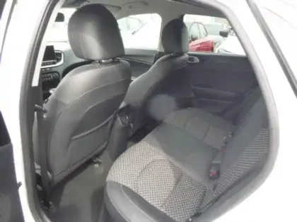 Photo 13 Kia Xceed Gén. I Ph1 Black & White 5