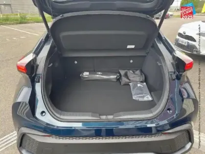 Photo 5 Toyota C-HR  2.0 Hybride Rechargeable 225ch Design NG23