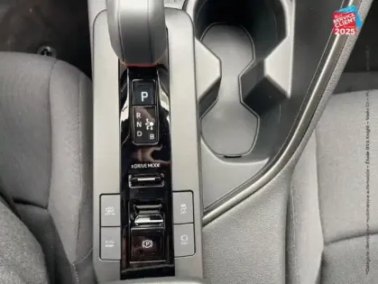 Photo 12 Toyota C-HR  2.0 Hybride Rechargeable 225ch Design NG23