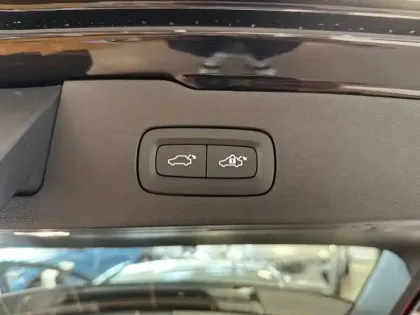 Photo 61 Volvo V60  T6 AWD Hybride Rechargeable 253 ch + 145 ch Geartronic 8