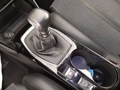 Photo 13 Peugeot 2008  PureTech 130 S&S BVM6