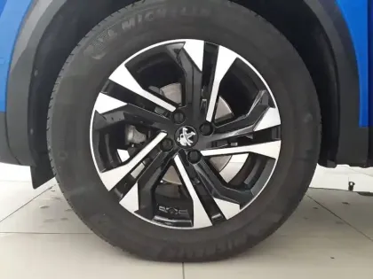 Photo 12 Peugeot 2008  PureTech 130 S&S BVM6