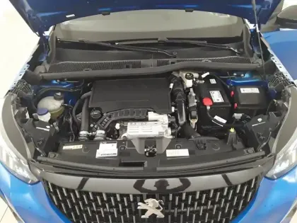 Photo 18 Peugeot 2008  PureTech 130 S&S BVM6