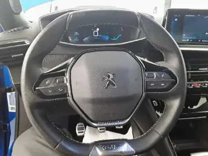 Photo 8 Peugeot 2008  PureTech 130 S&S BVM6