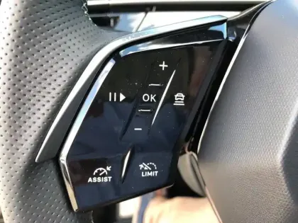 Photo 43 Peugeot 3008  Hybrid 136 e-DCS6