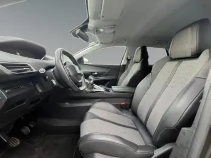 Photo 8 Peugeot 3008  1.2 PureTech 130ch Allure S&S