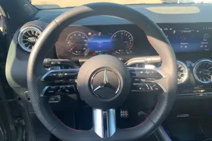 Photo 35 Mercedes GLA  250 e Hybrid EQ 8G-DCT