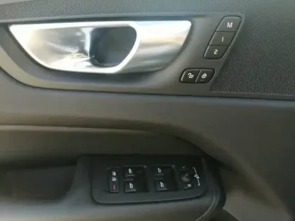 Photo 16 Volvo Xc60  T6 AWD Hybride rechargeable 253 ch+145 ch Geartronic 8