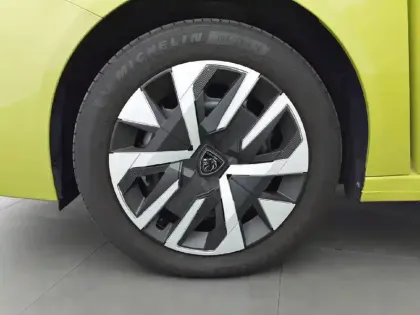 Photo 12 Peugeot 208  Hybrid 100 e-DCS6