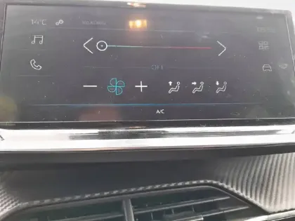 Photo 12 Peugeot 208  PureTech 100 S&S BVM6