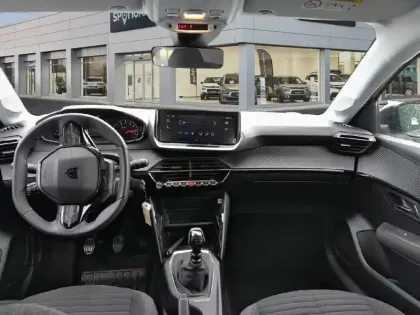 Photo 39 Peugeot 208  PureTech 100 S&S BVM6