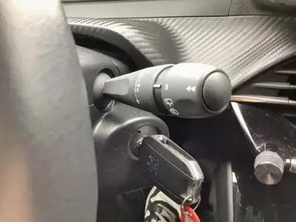 Photo 40 Peugeot 208  PureTech 75 S&S BVM5