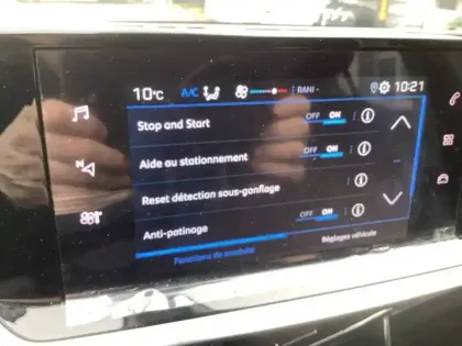 Photo 43 Peugeot 208  PureTech 75 S&S BVM5