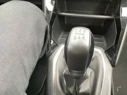 Photo 35 Peugeot 208  PureTech 75 S&S BVM5