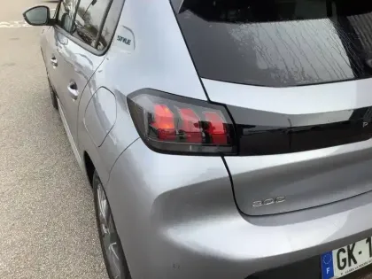 Photo 38 Peugeot 208  PureTech 75 S&S BVM5