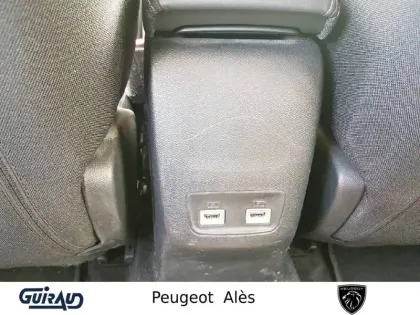 Photo 13 Peugeot 2008  BlueHDi 130 S&S EAT8