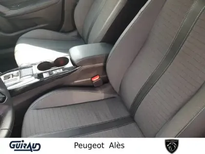 Photo 8 Peugeot 2008  BlueHDi 130 S&S EAT8