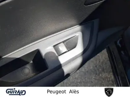 Photo 12 Peugeot 2008  BlueHDi 130 S&S EAT8