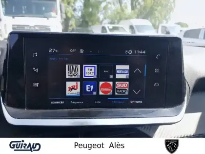 Photo 16 Peugeot 2008  BlueHDi 130 S&S EAT8