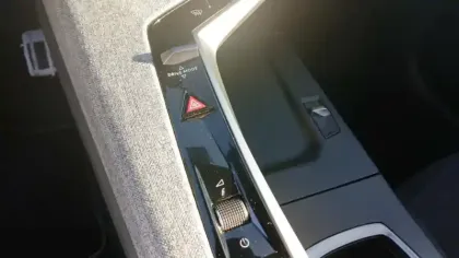 Photo 77 Peugeot 3008  Hybrid 145 e-DCS6