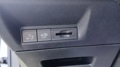 Photo 82 Peugeot 3008  Hybrid 145 e-DCS6