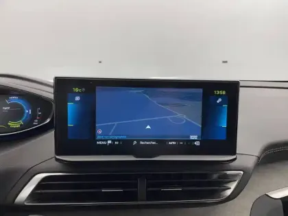 Photo 19 Peugeot 3008  Hybrid 225 e-EAT8