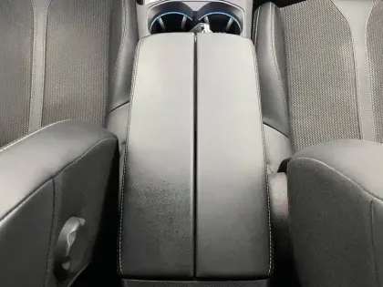 Photo 28 Peugeot 3008  Hybrid 225 e-EAT8