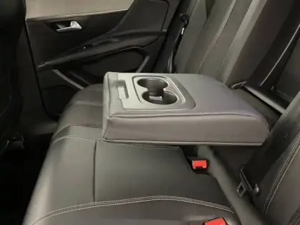 Photo 27 Peugeot 3008  Hybrid 225 e-EAT8