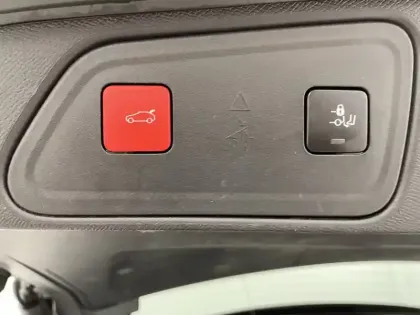 Photo 26 Peugeot 3008  Hybrid 225 e-EAT8