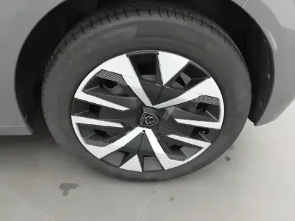 Photo 12 Peugeot 208  Hybrid 100 e-DCS6