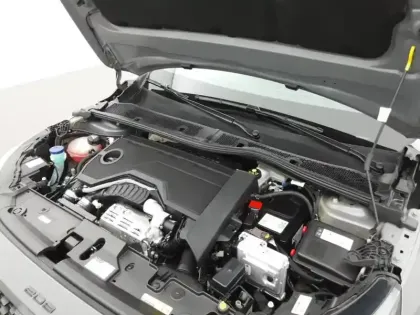 Photo 14 Peugeot 208  Hybrid 100 e-DCS6