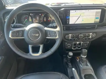 Photo 9 Jeep Wrangler  Unlimited 2.0 T 380ch 4xe Sahara Command Trac