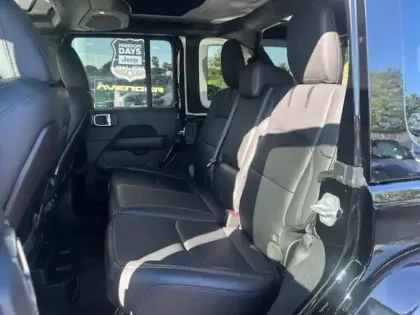 Photo 11 Jeep Wrangler  Unlimited 2.0 T 380ch 4xe Sahara Command Trac