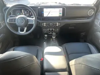 Photo 8 Jeep Wrangler  Unlimited 2.0 T 380ch 4xe Sahara Command Trac