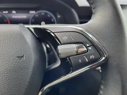 Photo 11 Skoda Kamiq  1.0 TSI Evo 110ch Ambition DSG7