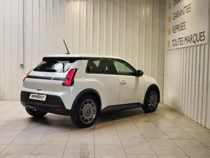 Photo 1 Renault 5 Renault  E-Tech Electrique 120 ch autonomie urbaine