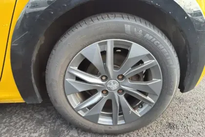 Photo 11 Peugeot 208  Electrique 50 kWh 136ch