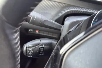 Photo 21 Peugeot 208  Electrique 50 kWh 136ch