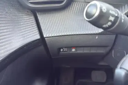 Photo 22 Peugeot 208  Electrique 50 kWh 136ch