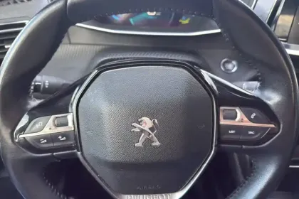 Photo 18 Peugeot 208  Electrique 50 kWh 136ch