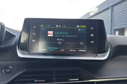 Photo 23 Peugeot 208  Electrique 50 kWh 136ch